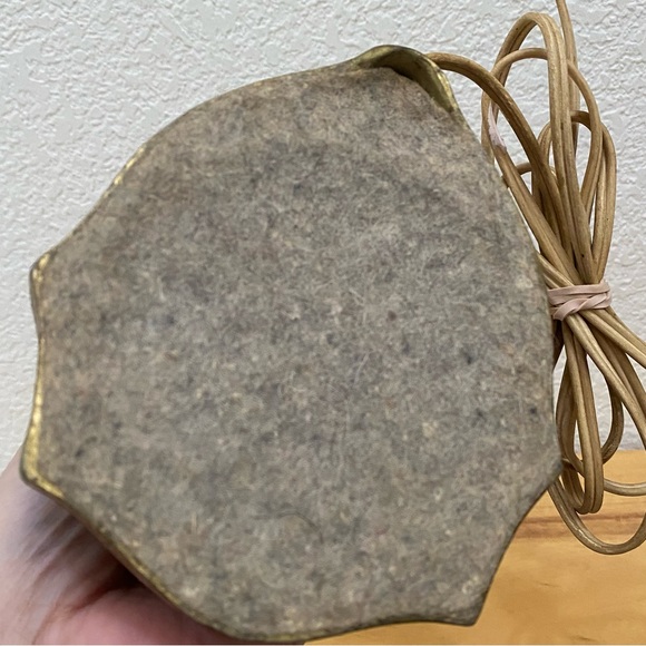 Antique Victorian Lady with Violin Porcelain Decorative Table Lamp - Picture 12 of 16